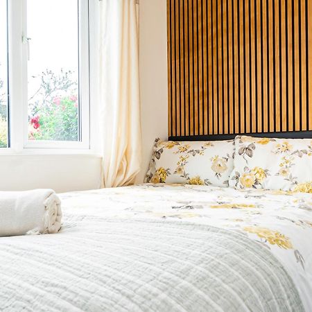 Earley Luxury Ensuite Room With Private Entrance Рединг Екстериор снимка
