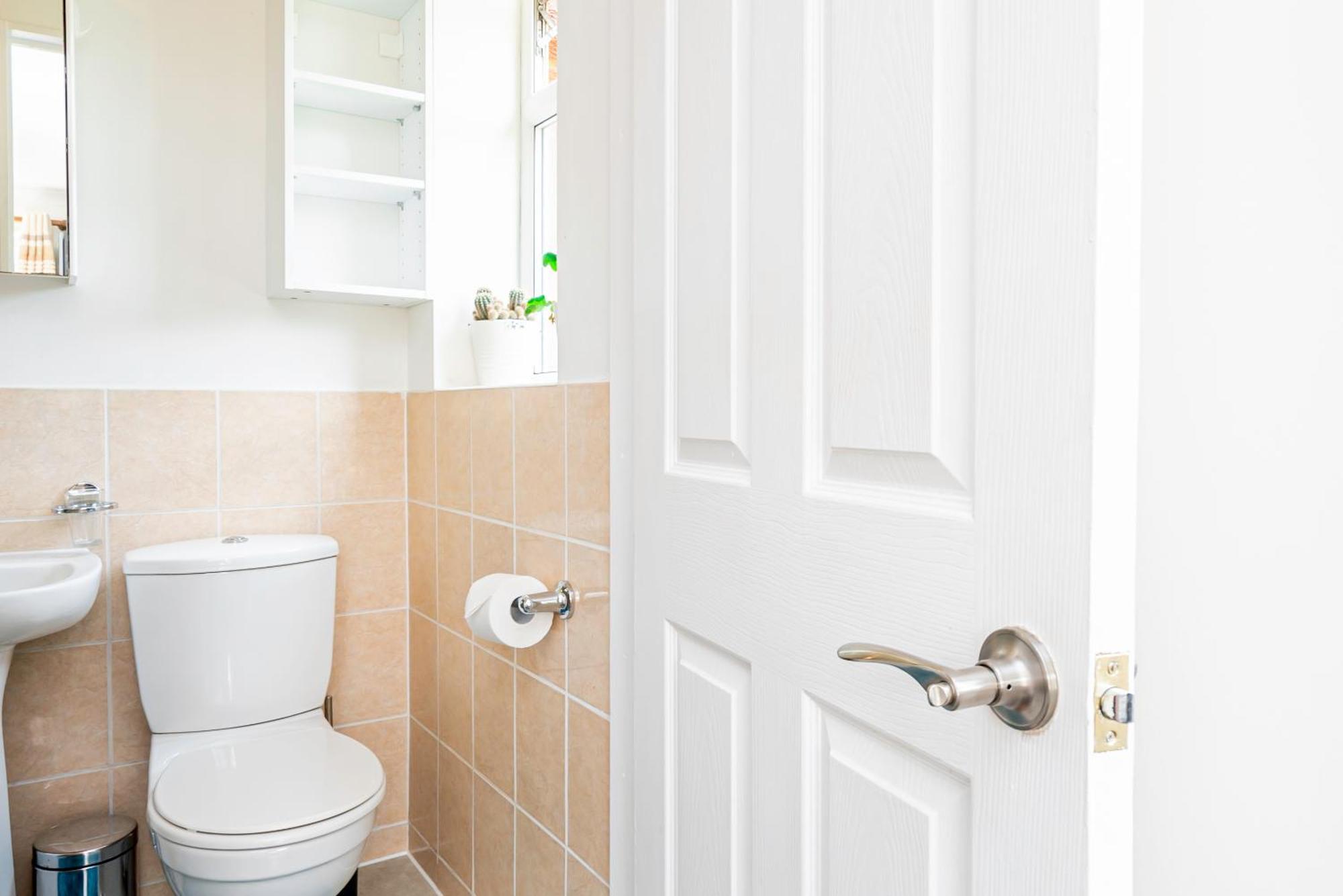 Earley Luxury Ensuite Room With Private Entrance Рединг Екстериор снимка