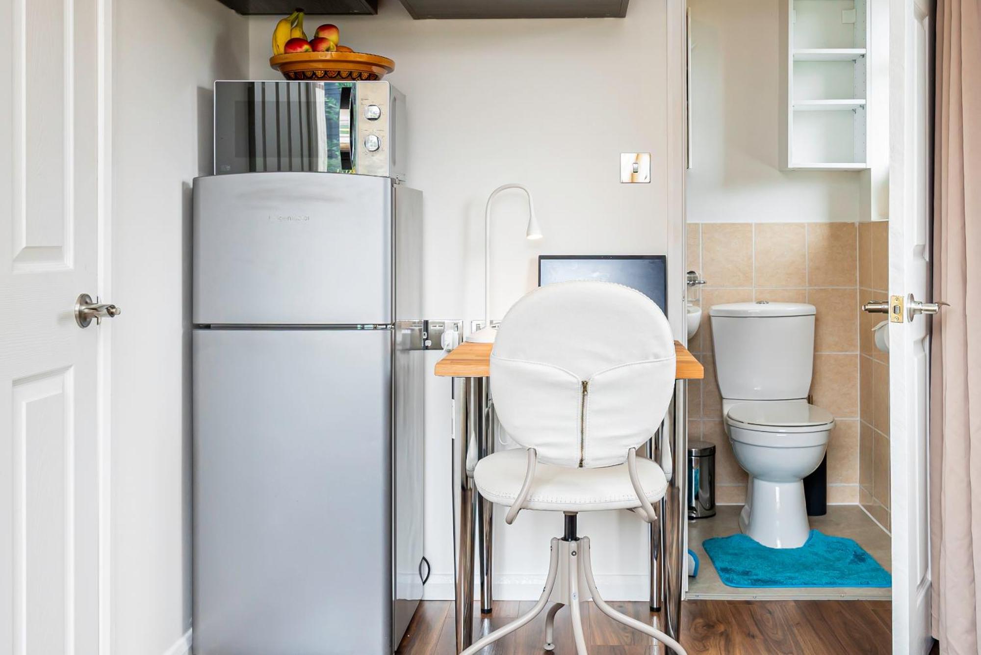 Earley Luxury Ensuite Room With Private Entrance Рединг Екстериор снимка