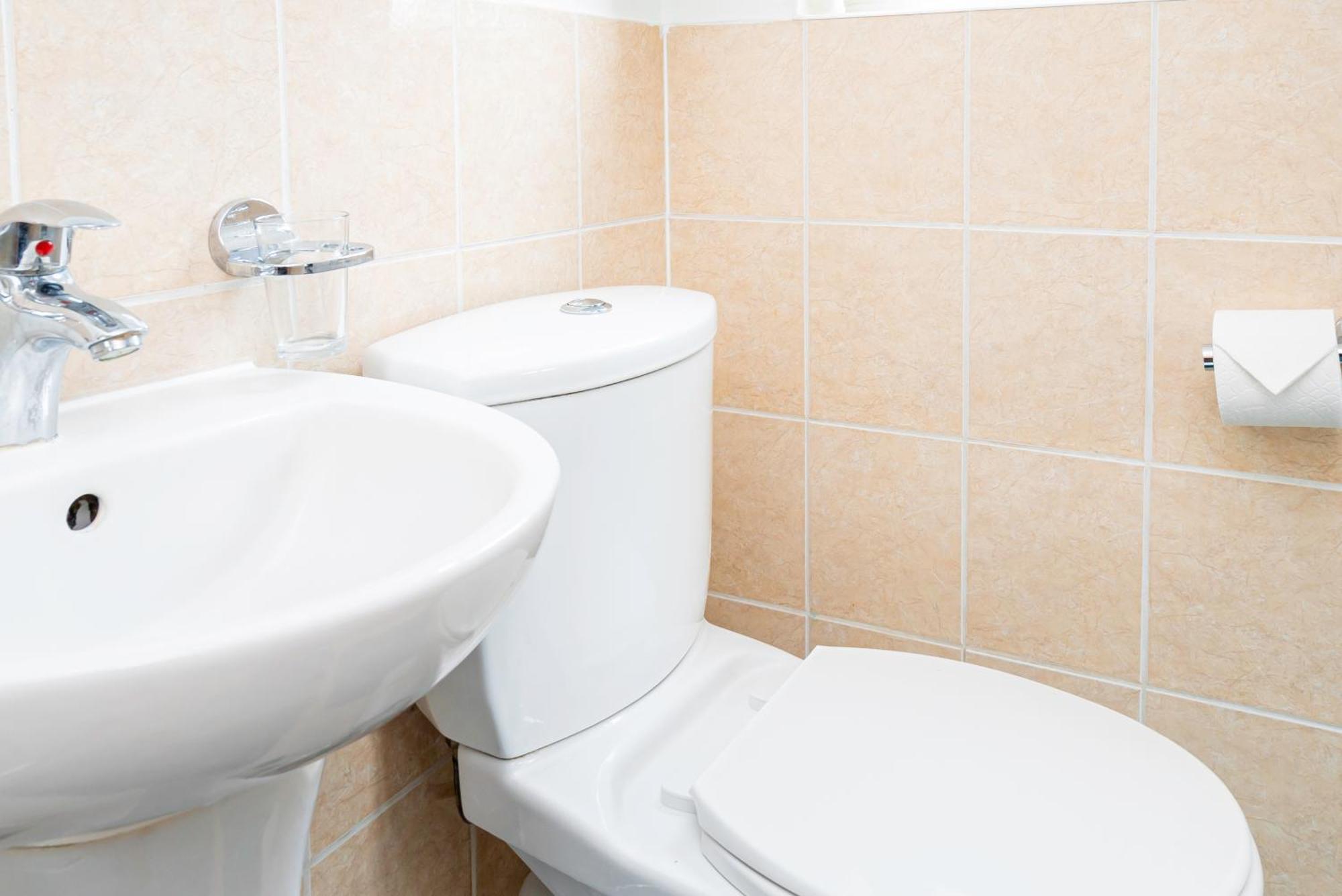 Earley Luxury Ensuite Room With Private Entrance Рединг Екстериор снимка