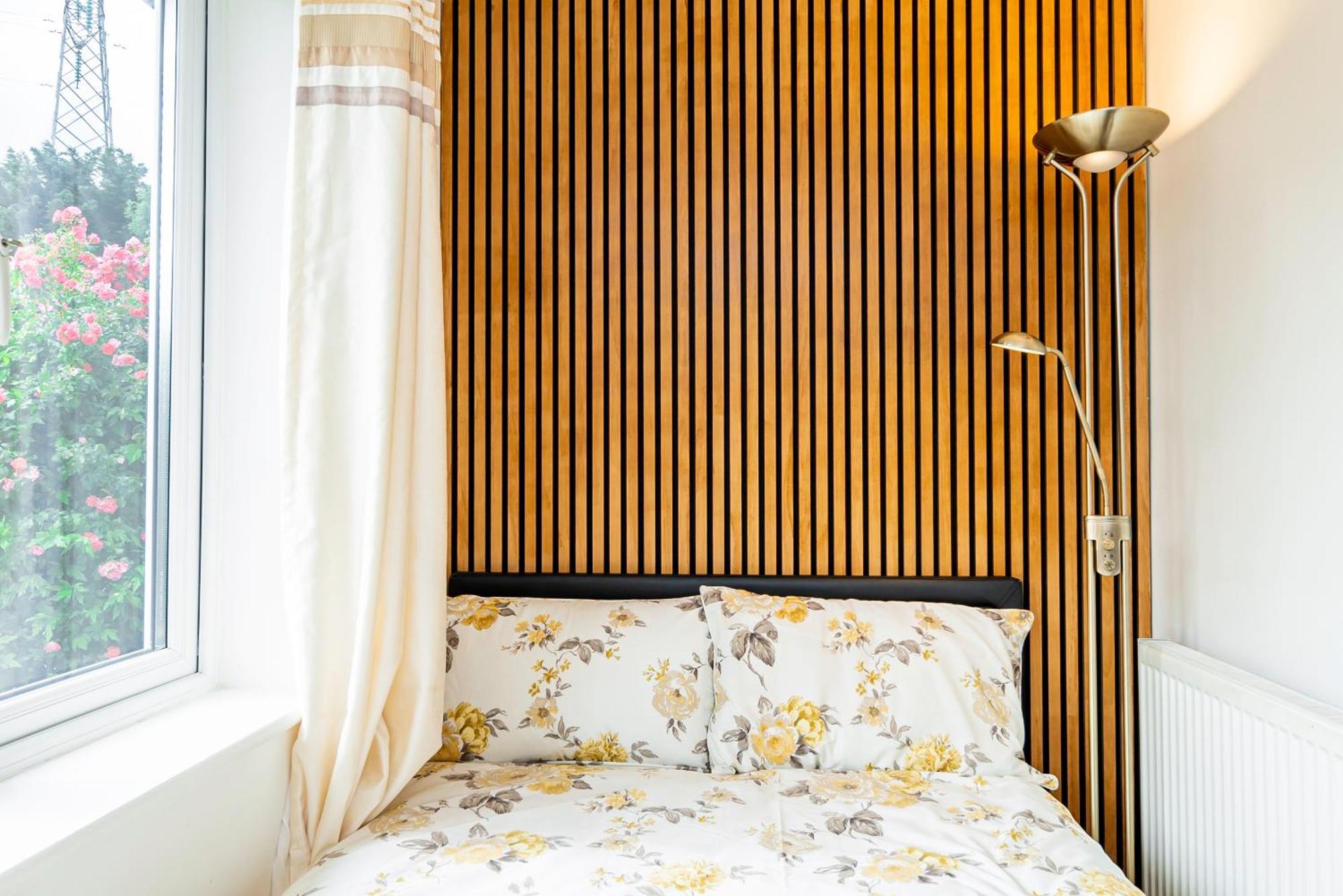 Earley Luxury Ensuite Room With Private Entrance Рединг Екстериор снимка