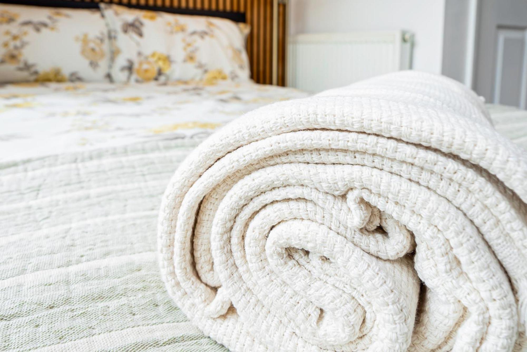 Earley Luxury Ensuite Room With Private Entrance Рединг Екстериор снимка